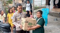 Peduli Warga Kurang Mampu, Satbinmas Polres Touna Kembali Salurkan Bantuan Sosial