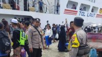 Polsek Una Una Lakukan Pengamanan Bongkar Muat Kapal Tol Laut di Pelabuhan Wakai