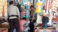 Sambangi Pasar Rakyat Ampana, Sat Binmas Polres Touna Sampaikan Himbauan Kamtibmas