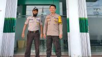 Sambangi Kantor Pegadaian, Personil Polsek Ampana Kota Ajak Satpam Jaga Kamtibmas