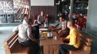 Kapolsek Ampana Kota Ngopi Bareng Bersama Warga di Jumat Curhat