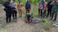Sinergitas TNI-Polri Tanam Pohon di Desa Cempa