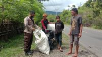 Sambang Desa, Bhabinkamtibmas Polsek Tojo Jaga Silaturahmi Dengan Warga Binaan
