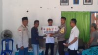 Wujudkan Rasa Aman, Bhabinkamtibmas Polsek Ampana Tete Dampingi Penyaluran BLT DD Desa Binaan