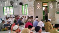 Sholat Jumat Berjemaah, Wakapolres Touna Ajak Warga Jaga Kamtibmas