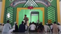 Sholat Jumat Berjamaah, Bhabinkamtibmas Sampaikan Himbauan Cegah Karhutla