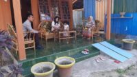Dekat Dengan Masyarakat Bhabinkamtibmas Kunjungi Warga Desa Binaannya