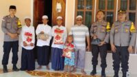 Jumat Berkah, Polsek Tojo Polres Touna Berbagi Sembako di Pondok Pesantren