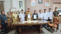 Bupati Bersama KPU dan Bawaslu Tandatangani NPHD Pemilihan Bupati dan Wakil Bupati Touna 2024