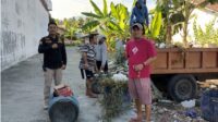 Peduli Kebersihan, Napi Lapas Ampana Gotong Royong Bersihkan Lingkungan dan Selokan