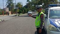 Ciptakan Situasi Lalu lintas Aman dan Lancar, Sat Lantas Polres Touna Laksanakan Pengaturan Pagi Hari