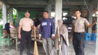 Peduli Rumah Ibadah, Kapolsek Ampana Kota Pimpin Jumat Bersih di Masjid