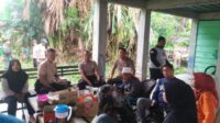Jumat Curhat, Kapolsek Ampana Kota Bersama Camat Tata Muka Dengan Warga Masyarakat di Kelurahan Labiabae