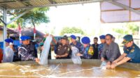 Kapolda Sulteng Tabur Benih Ikan dan Panen Buah Melon Peringati HUT Ke-73 Polairud Polri