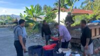 Pastikan Lapas Bersih Dari Sampah, Kasi Adm Kamtib Kawal Distribusi Sampah Keluar Lapas