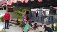 Petugas Lapas Ampana Lakukan Pengawasan Melekat Kegiatan Kebersihan Lingkungan Lapas