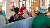 Cegah Masuknya Barang Terlarang, KA. KPLP Lapas Ampana Berikan Himbaun Penggunaan Kanton Plastik Tembus Pandang Pada Barang Titipan Atau Bawaan Kepada Pengunjung