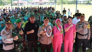 Bupati Touna Dampingi Kapolda Sulteng Serahkan Bansos Kepada Masyarakat Kepulauan