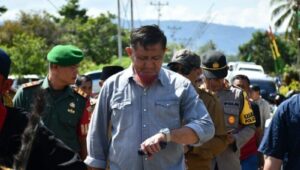 Bupati Touna Hadiri Serah Terima Jabatan Dua Kepala Desa di Wilayah Kecamatan Tojo