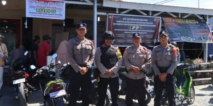 Kabag Ops Polres Touna Monitoring Langsung Perhitungan di TPS