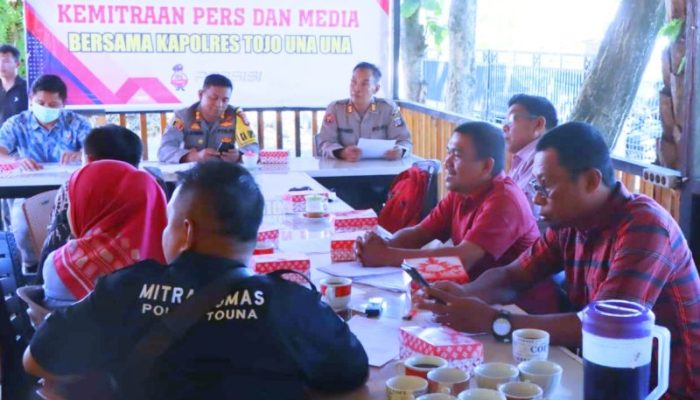 Tingkatkan Kemitraan, Kapolres Touna Ngopi Bareng Bersama Awak Media