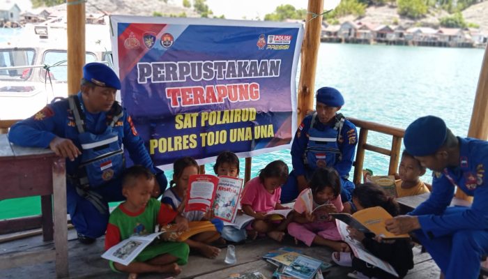 Tumbuhkan Minat Baca Masyarakat Satpolairud Polres Touna Hadirkan Perpustakaan Terapung