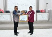 Pemkab Touna Terima Penghargaan Pelayanan Publik Kualitas Tinggi dari Ombudsman RI, Wabup Ilham Sampaikan Hal Ini
