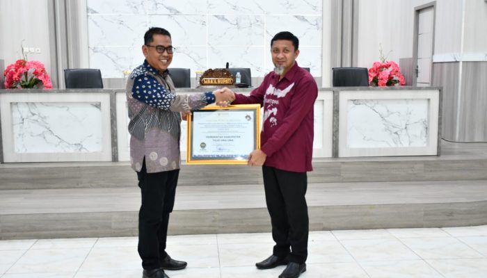 Pemkab Touna Terima Penghargaan Pelayanan Publik Kualitas Tinggi dari Ombudsman RI, Wabup Ilham Sampaikan Hal Ini