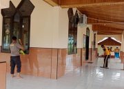 Sambut Ramadhan, Polres Touna Bersih-bersih Lingkungan Mako dan Masjid