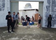 Jaga Kebersihan, Petugas dan Warga Binaan Lapas Ampana Gotong Bersihkan Lingkungan