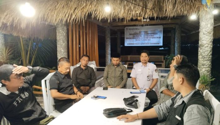 Bahas Persiapan Kerjasama Publikasi Tahapan Pilkada 2024, KPU Touna Gelar Rapat Kerja Bersama Media