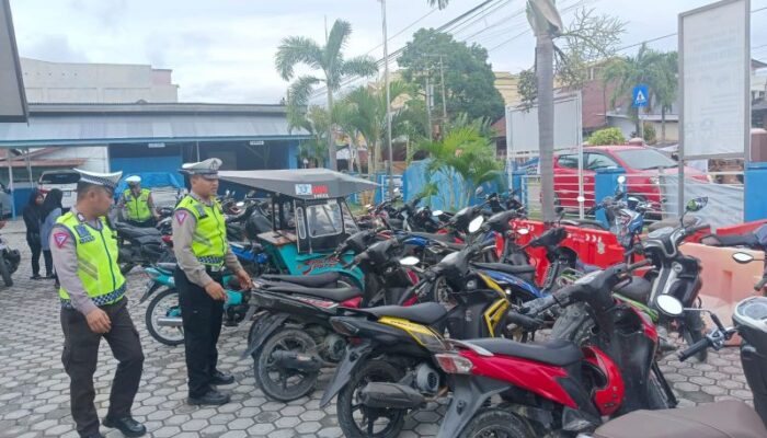 Pelanggaran Kasat Mata, Satlantas Polres Touna Amankan Puluhan Sepeda Motor