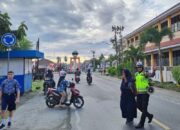 Strong Point Pagi, Polwan Polres Touna Bantu Sebrangkan Pelajar Ke Sekolah