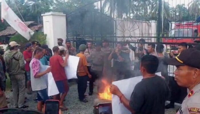 Puluhan Personil Di Kerahkan Amankan Unjuk Rasa Damai Aliansi Rakyat Touna Peduli Demokrasi