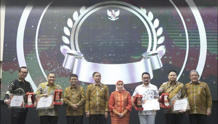 Pemkab Touna Raih Anugerah KI Sulteng Award Sebagai Kabupaten Cukup Informatif