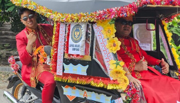 Lapas Ampana Ikut Meriahkan Pawai Adat Dalam Peringatan HUT Kabupaten Tojo Una-Una ke-21