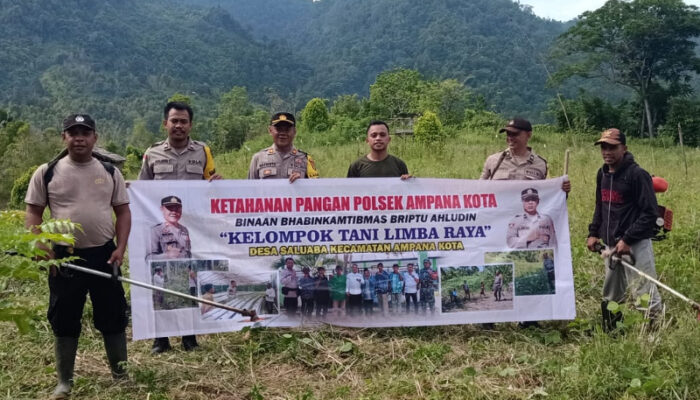 Polsek Ampana Kota Bersama Pemdes dan Warga Kerja Bakti Bersihkan Lahan Untuk Program Ketahanan Pangan