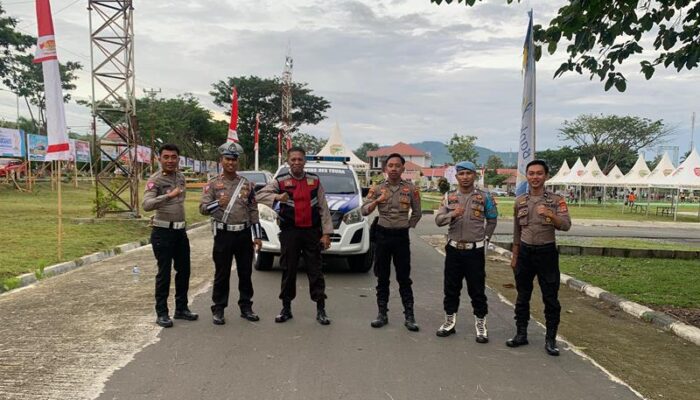 Dukung Kegiatan pemerintah, Polres Touna Kerahkan Puluhan Personilnya Amankan Kegiatan Jalan Santai