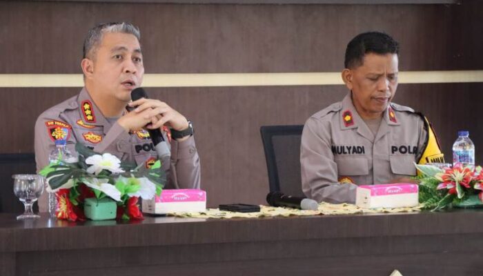 Kunjungi Polres Touna, Kabid Propam Polda Sulteng Ingatkan Personel Bekerja Dengan Baik