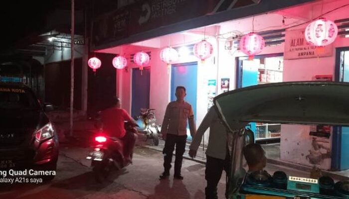 Polsek Ampana Kota Sambangi Warga Tionghoa Yang Sedang Merayakan Imlek