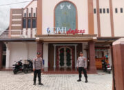 Jamin Keamanan Ibadah Minggu, Polsek Ampana Kota Patroli ke Gereja