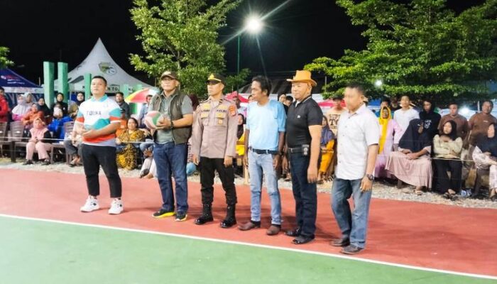Servis Bola Pertama, Pj Sekda Alimudin Muhammad Resmi Buka Turnamen Bola Voli Berani Cup 2025
