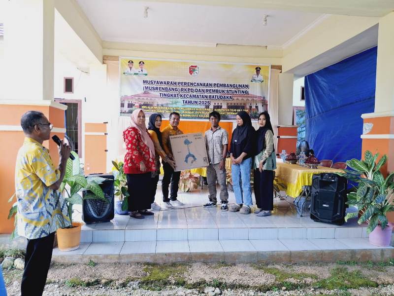 Balai Penyuluhan Kb Batudaka Serahkan Bantuan Bkb Kit Stunting Dan Ape