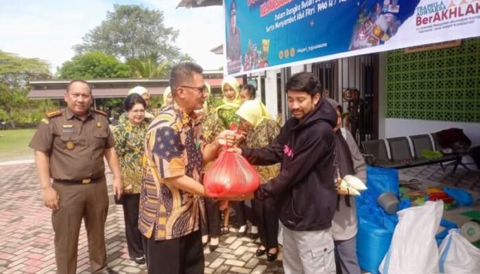 Kejari Gandeng Pemkab Touna Gelar Pasar Murah