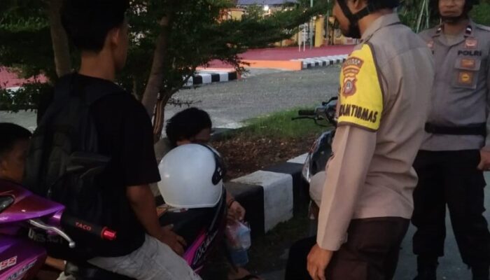 Patroli Usai Sahur, Polsek Ampana Kota Imbau Remaja Tidak Balap Liar