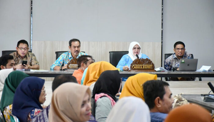 Wabup Surya Pimpin Rapat Pembahasan Implementasi Efisiensi Belanja Daerah APBD 2025