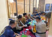 Kapolres Touna Buka Bersama dengan Para Tahanan