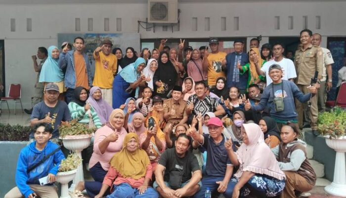 Bupati Ilham Lawidu Hadiri RDP bersama DPRD Touna Terkait Penertiban PKL Pesisir Pantai Kelurahan Uentanaga Bawah