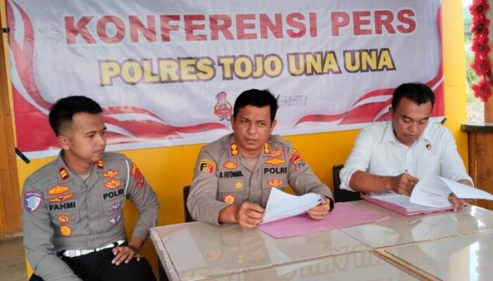 Polres Touna Gelar Konferensi Pers dan Rekonstruksi Kecelakaan Meninggalnya Aipda RB