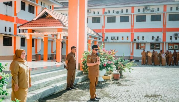 Pimpin Apel Perdana Pasca Lebaran, Bupati Ilham Lawidu Tekankan Disiplin ASN